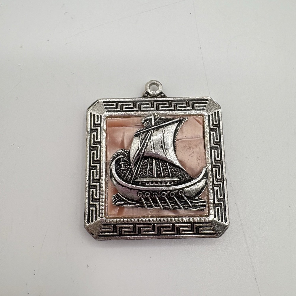 VTG Pendant With Sailboat On Pink Background & Deer On Green Background